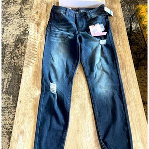 BODY SCULPT SIZE 9. Mid rise ankle skinny. NWT